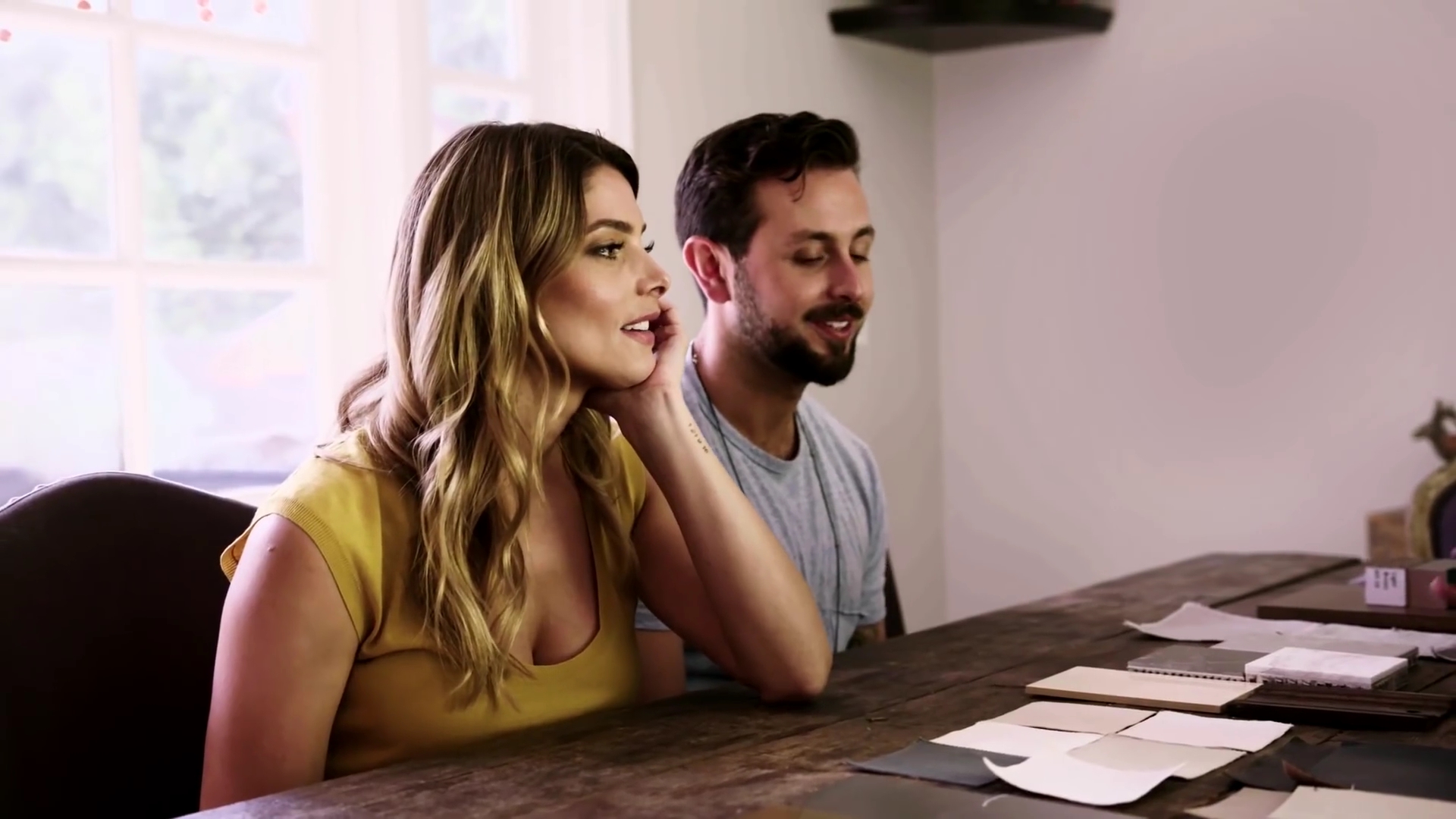 Ashley-Greene-dot-NL_DesignTherapy-2x03HisOrHers0201.jpg