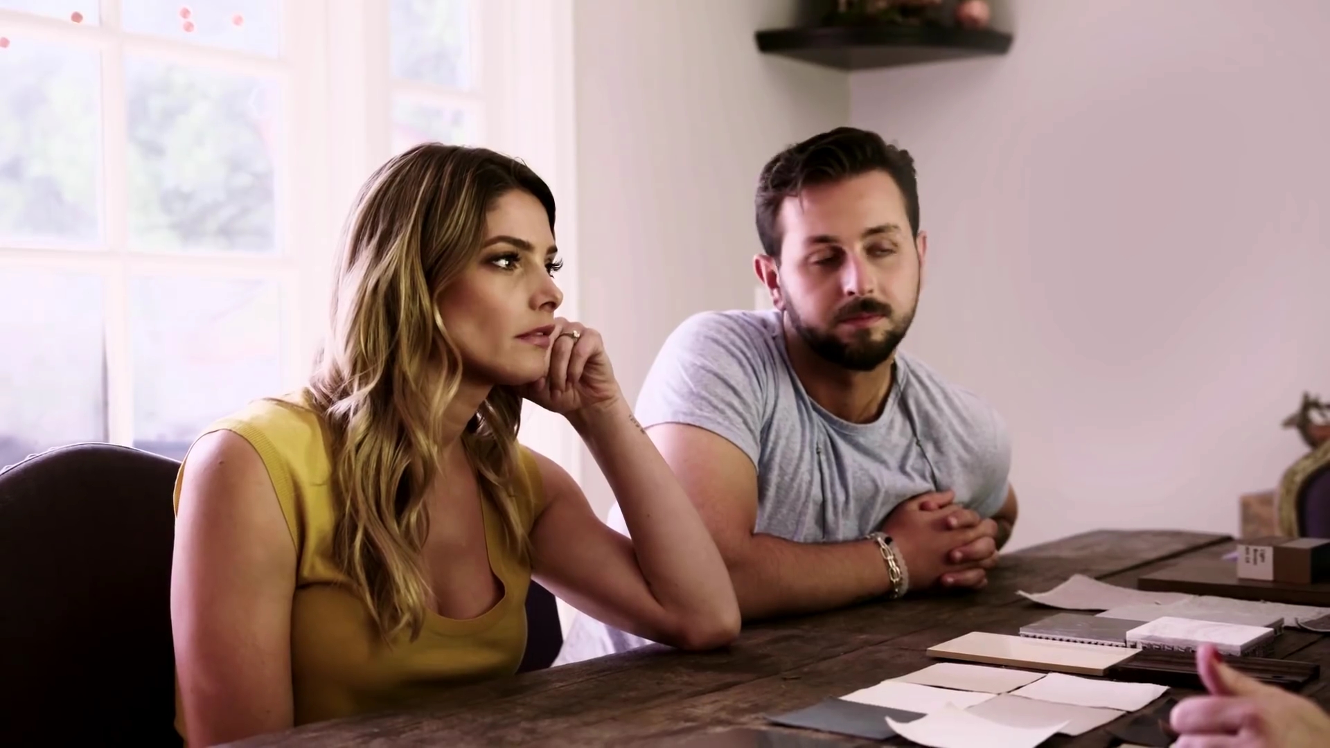 Ashley-Greene-dot-NL_DesignTherapy-2x03HisOrHers0292.jpg