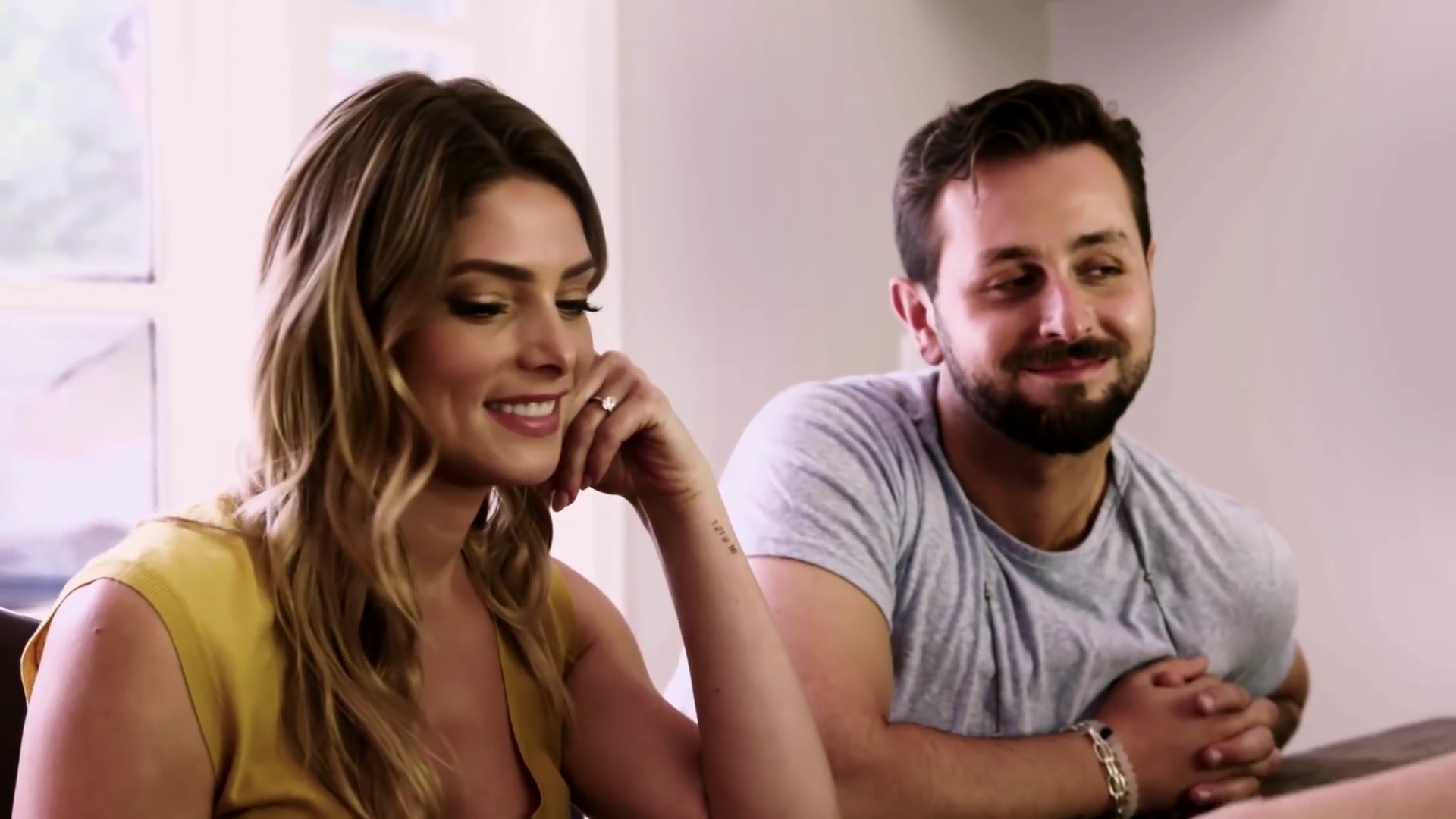 Ashley-Greene-dot-NL_DesignTherapy-2x03HisOrHers0307.jpg