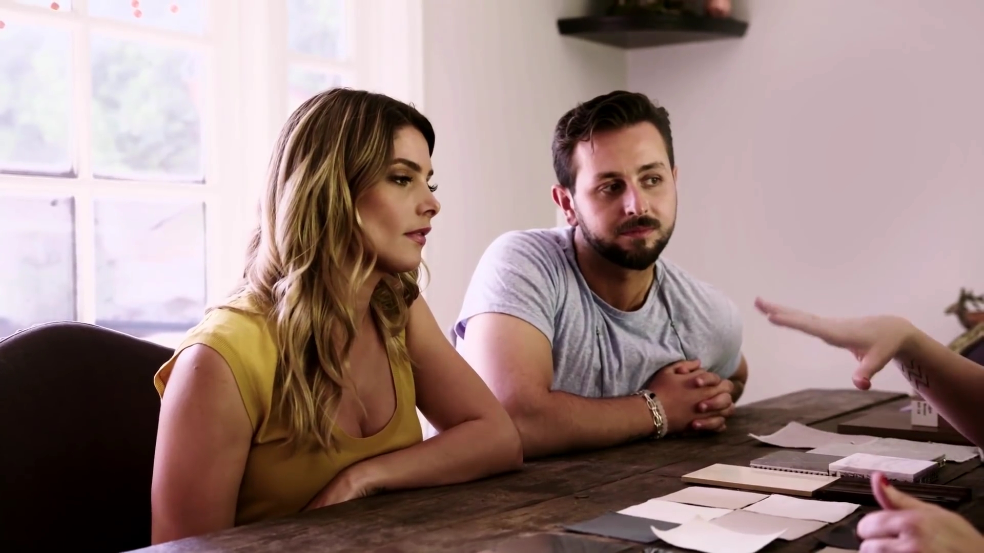 Ashley-Greene-dot-NL_DesignTherapy-2x03HisOrHers0324.jpg
