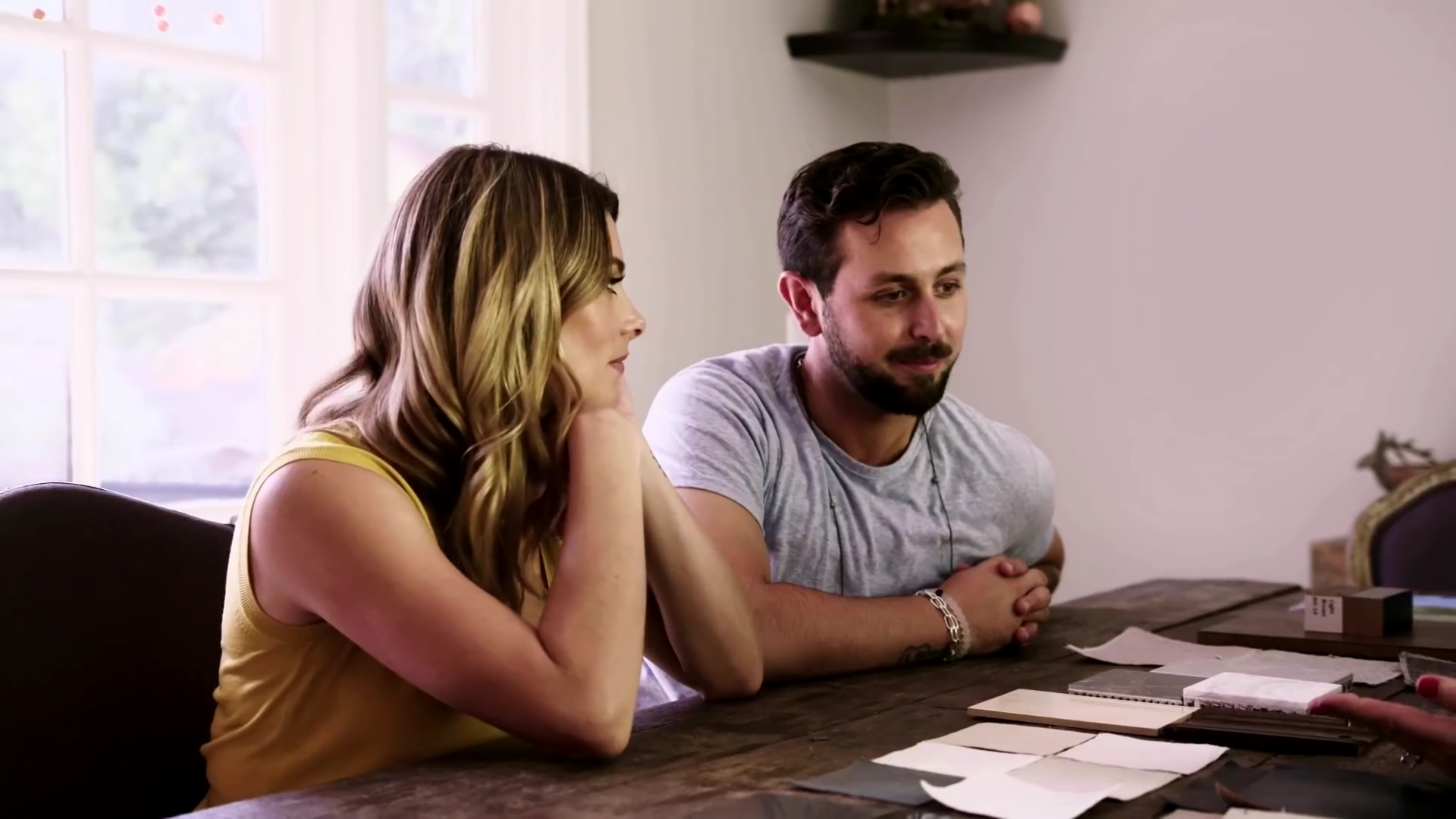 Ashley-Greene-dot-NL_DesignTherapy-2x03HisOrHers0369.jpg
