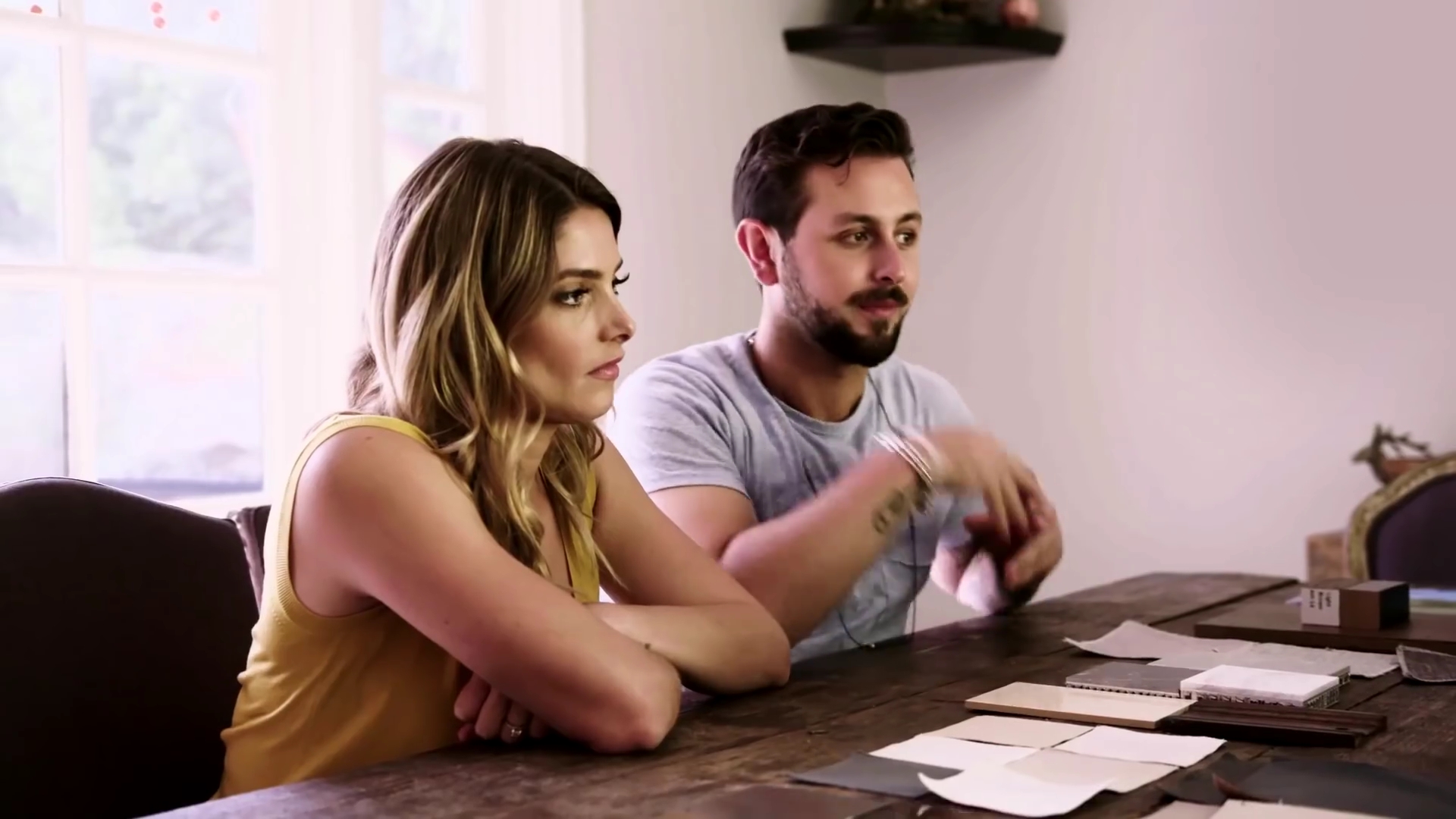 Ashley-Greene-dot-NL_DesignTherapy-2x03HisOrHers0402.jpg