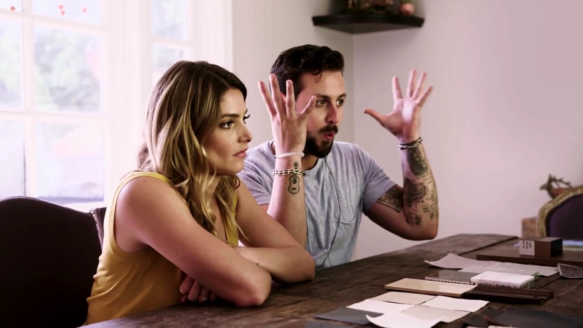 Ashley-Greene-dot-NL_DesignTherapy-2x03HisOrHers0404.jpg