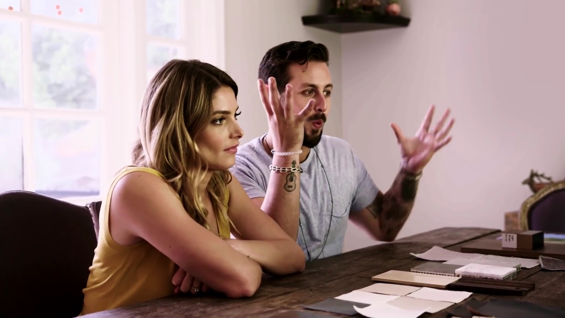 Ashley-Greene-dot-NL_DesignTherapy-2x03HisOrHers0405.jpg