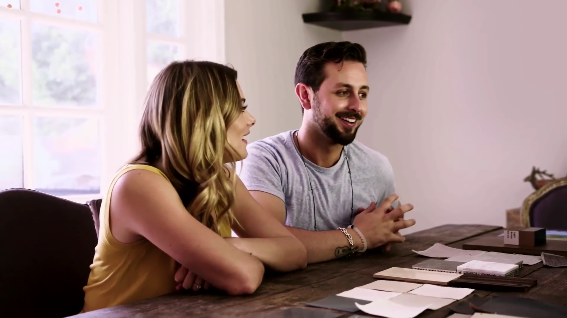 Ashley-Greene-dot-NL_DesignTherapy-2x03HisOrHers0407.jpg