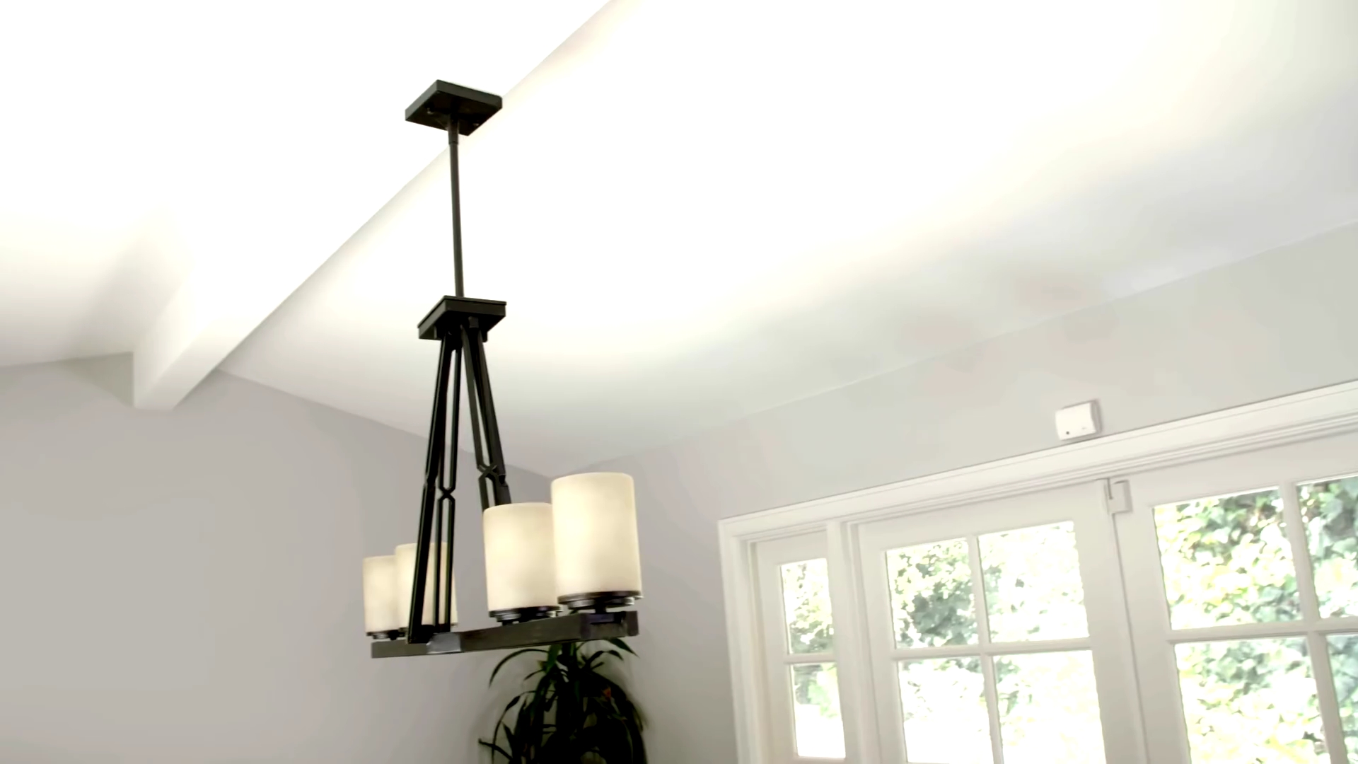 Ashley-Greene-dot-NL_DesignTherapy-2x03HisOrHers0524.jpg