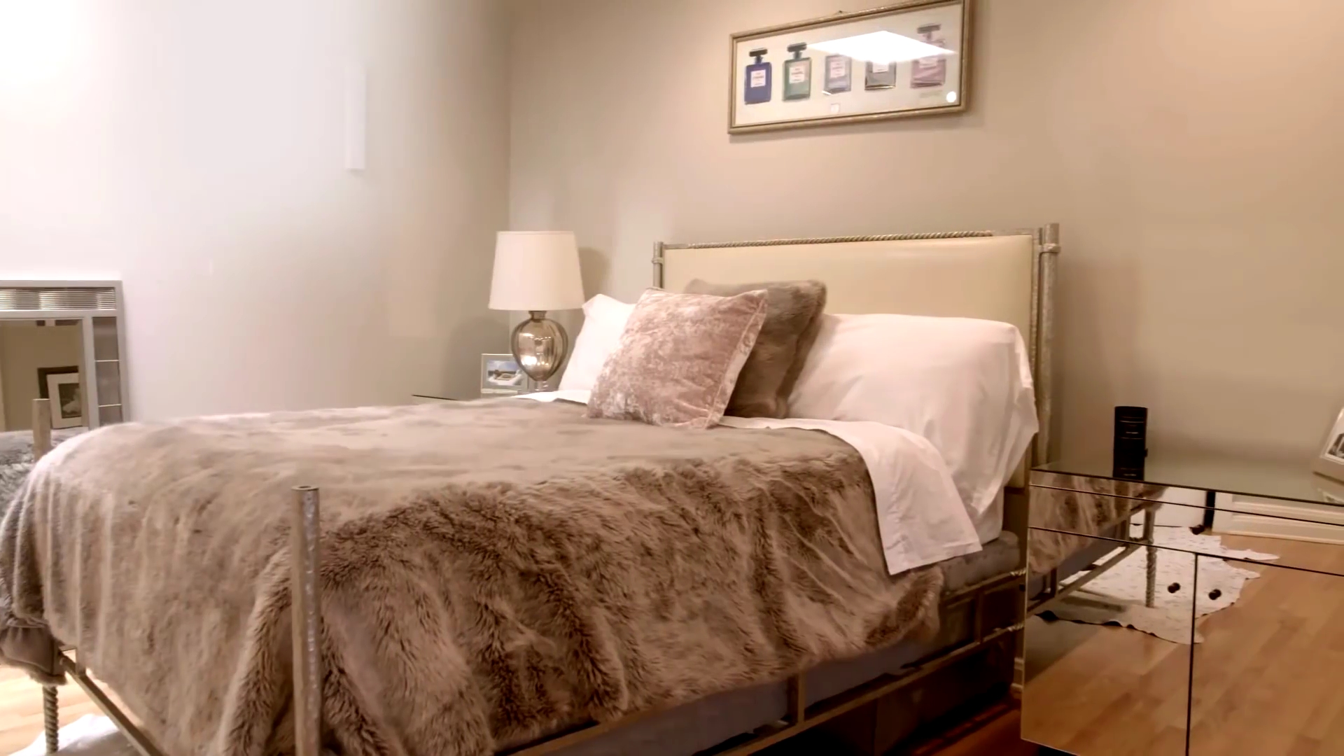 Ashley-Greene-dot-nl_DesignTherapy2x04GoodVibesOnly0056.jpg