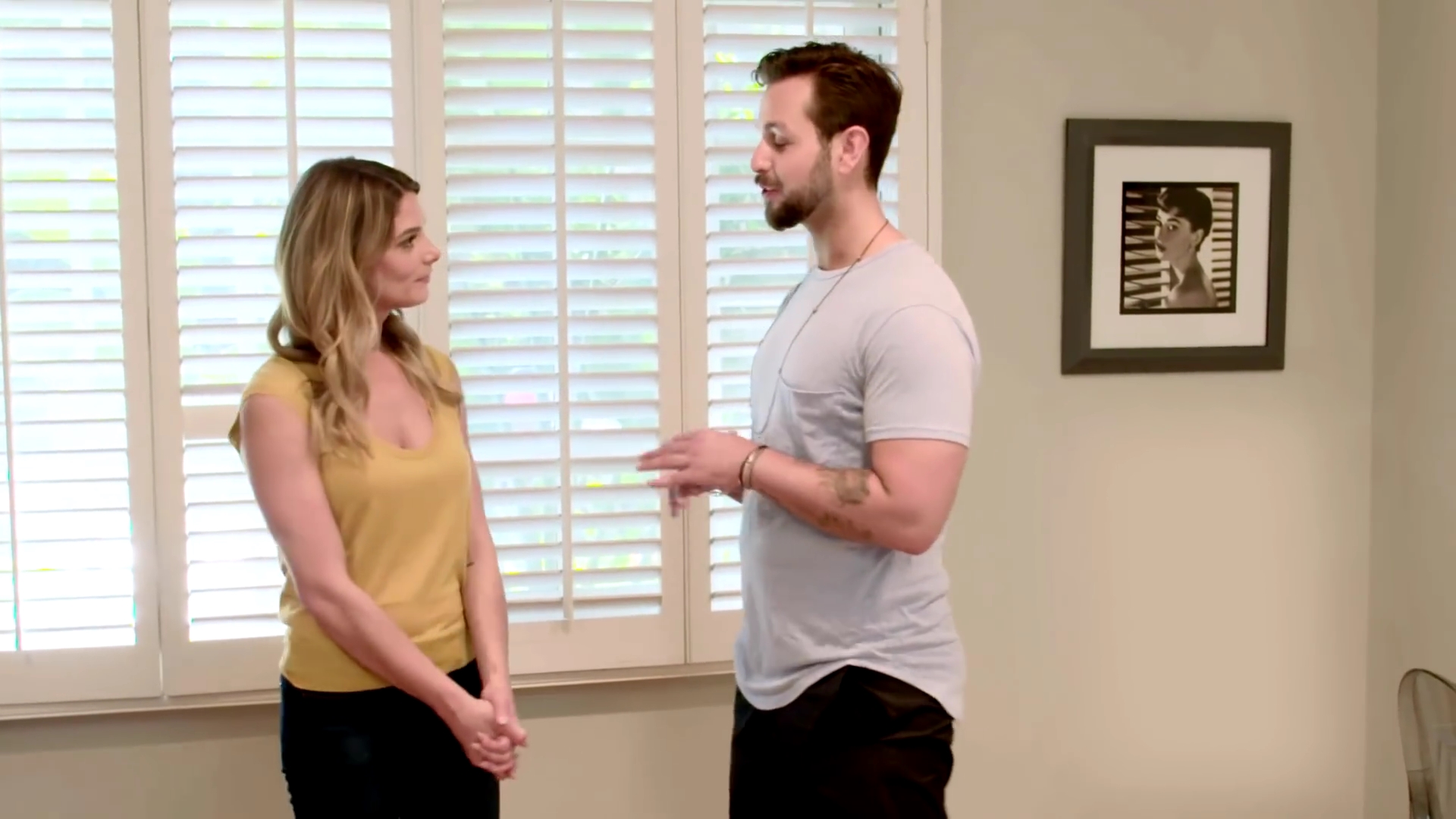 Ashley-Greene-dot-nl_DesignTherapy2x04GoodVibesOnly0107.jpg