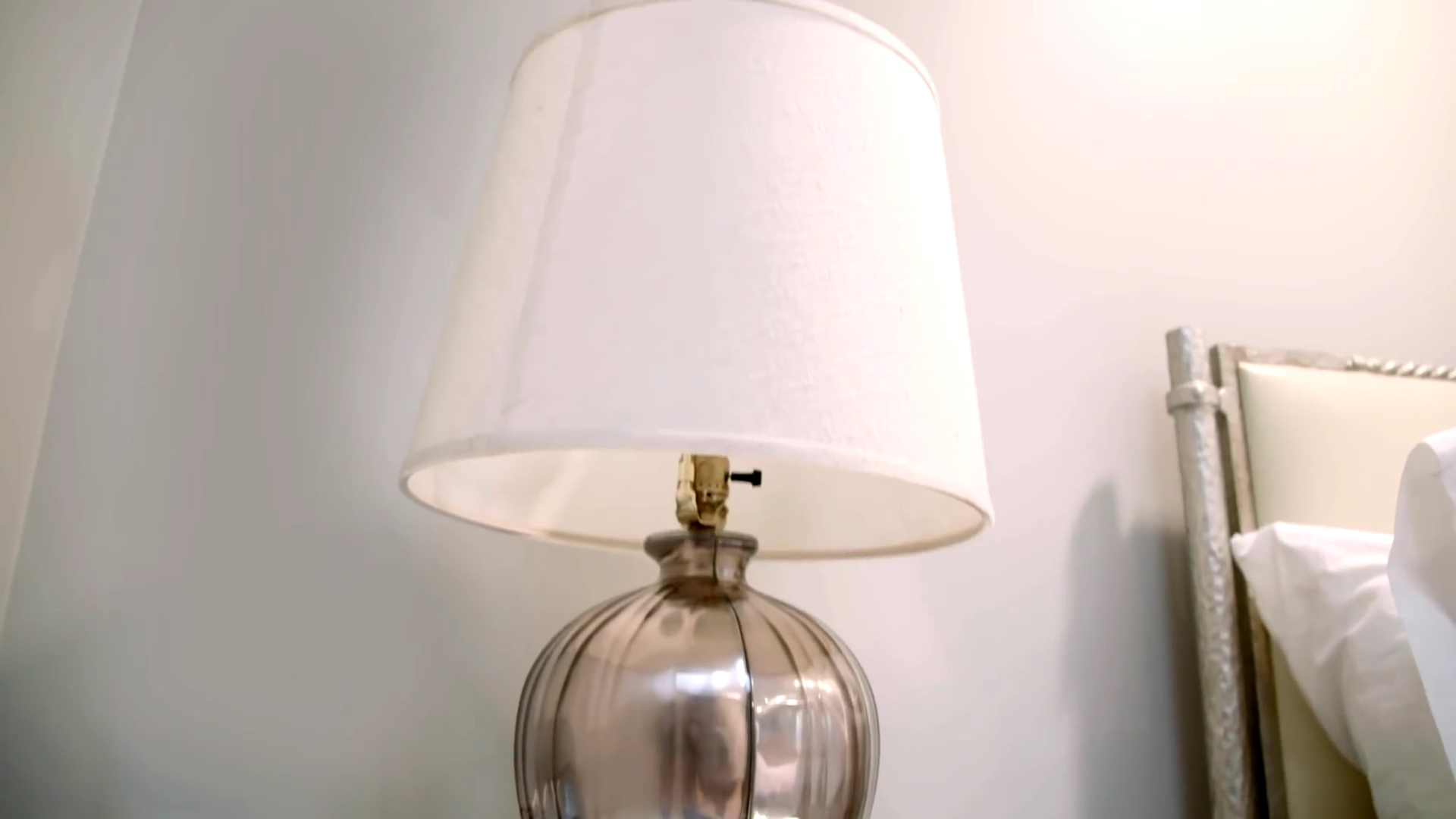 Ashley-Greene-dot-nl_DesignTherapy2x04GoodVibesOnly0220.jpg