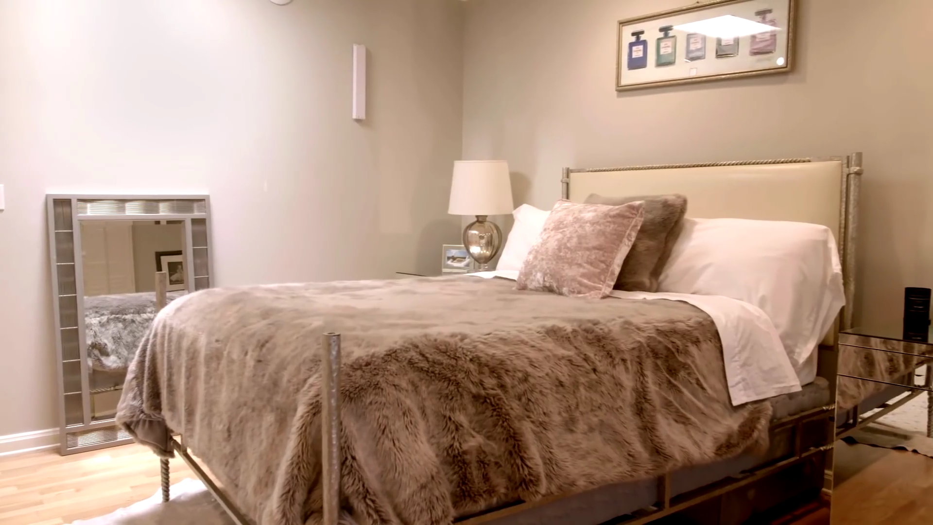 Ashley-Greene-dot-nl_DesignTherapy2x04GoodVibesOnly0303.jpg