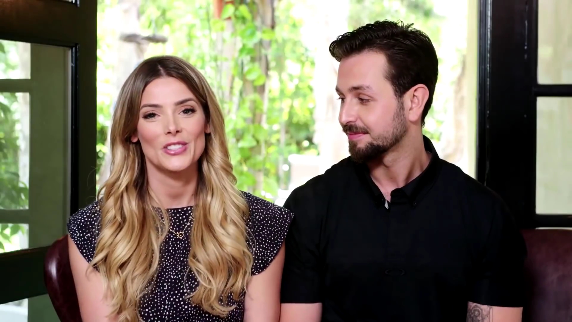 Ashley-Greene-dot-nl_DesignTherapy2x050560.jpg