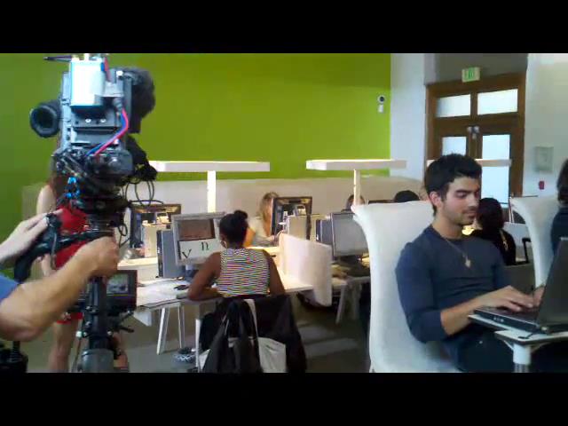 Ashley-Greene_dot_nl-FashionForwardMakingIt-BehindtheScenes00012.jpg Ashley-Greene_dot_nl-FashionForwardMakingIt-BehindtheScenes00012.jpg