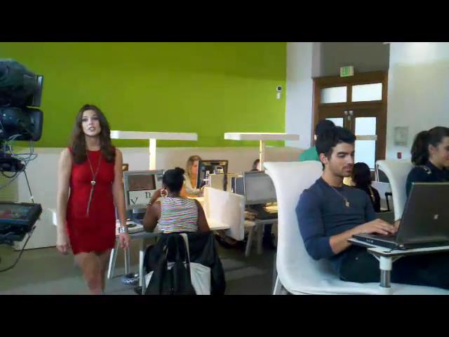 Ashley-Greene_dot_nl-FashionForwardMakingIt-BehindtheScenes00014.jpg Ashley-Greene_dot_nl-FashionForwardMakingIt-BehindtheScenes00014.jpg