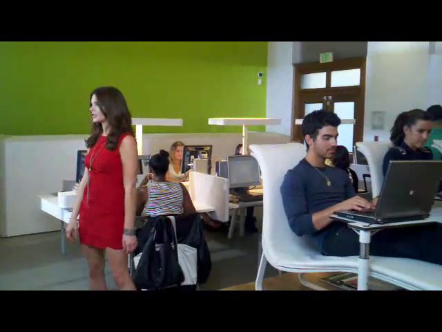 Ashley-Greene_dot_nl-FashionForwardMakingIt-BehindtheScenes00016.jpg Ashley-Greene_dot_nl-FashionForwardMakingIt-BehindtheScenes00016.jpg