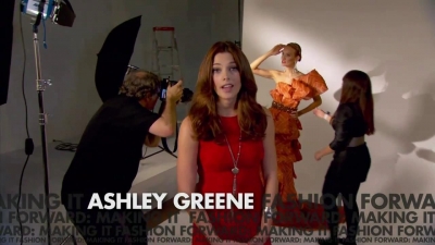 Ashley-Greene_dot_nl-FashionForwardMakingIt_00061.jpg