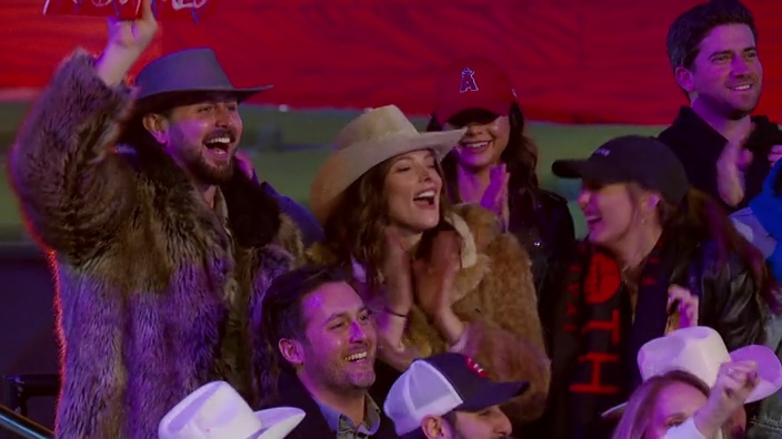 Ashley-Greene-dot-nl_HoleyMoley2x05-0024.jpg Ashley-Greene-dot-nl_HoleyMoley2x05-0024.jpg