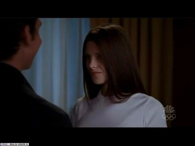 Ashley-Greene-dot-nl_CrossingJordan00039.jpg