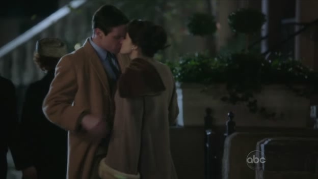 Ashley-Greene-dot-nl_PanAm2x10SecretAndLies0220.jpg