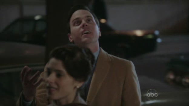 Ashley-Greene-dot-nl_PanAm2x10SecretAndLies0226.jpg