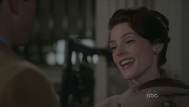 Ashley-Greene-dot-nl_PanAm2x10SecretAndLies0229.jpg