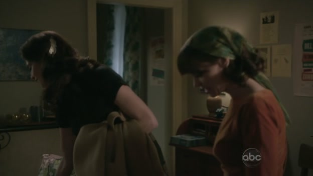 Ashley-Greene-dot-nl_PanAm1x120126.jpg