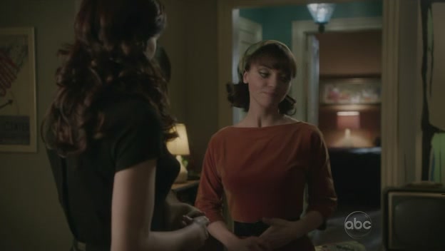 Ashley-Greene-dot-nl_PanAm1x120128.jpg