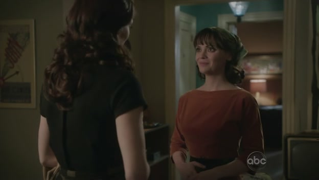 Ashley-Greene-dot-nl_PanAm1x120175.jpg