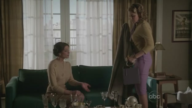 Ashley-Greene-dot-nl_PanAm1x121022.jpg
