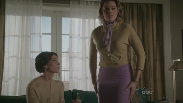 Ashley-Greene-dot-nl_PanAm1x121028.jpg