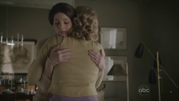 Ashley-Greene-dot-nl_PanAm1x121104.jpg