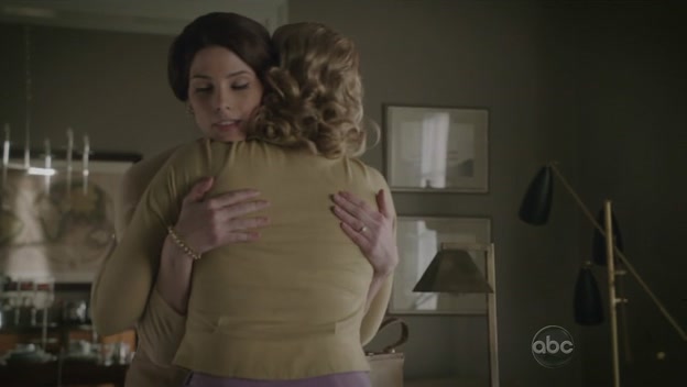Ashley-Greene-dot-nl_PanAm1x121105.jpg