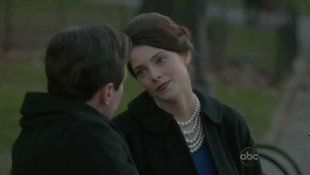 Ashley-Greene-dot-nl_PanAm1x122209.jpg