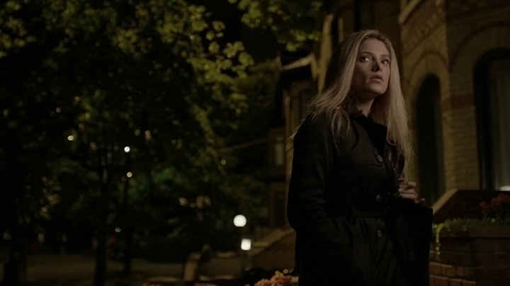 Ashley-Greene_dot_nl_Rogue-3x11NewShooter2738.jpg Ashley-Greene_dot_nl_Rogue-3x11NewShooter2738.jpg