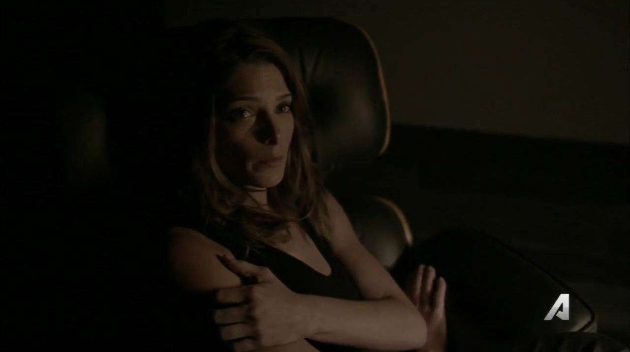 Ashley-Greene_dot_nl_Rogue-3x12Hardboiled0633.jpg
