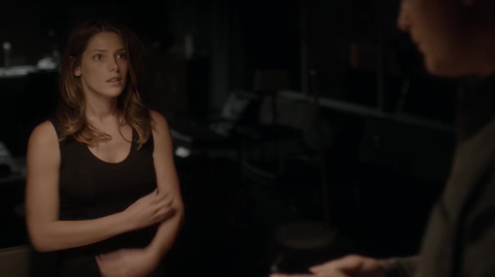 Ashley-Greene-dot-NL_Rouge3x1300018.jpg
