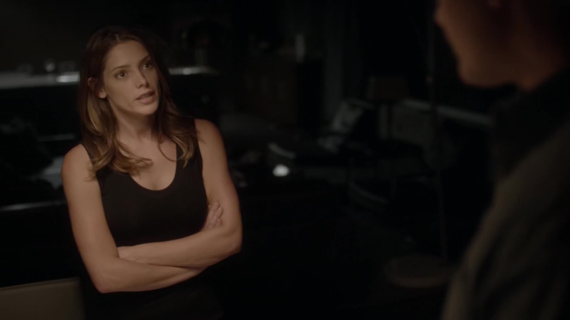 Ashley-Greene-dot-NL_Rouge3x1300019.jpg
