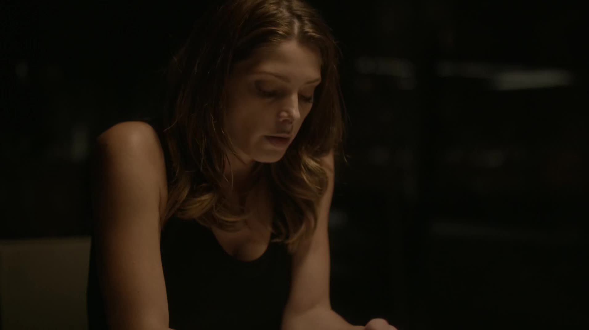 Ashley-Greene-dot-NL_Rouge3x1300036.jpg