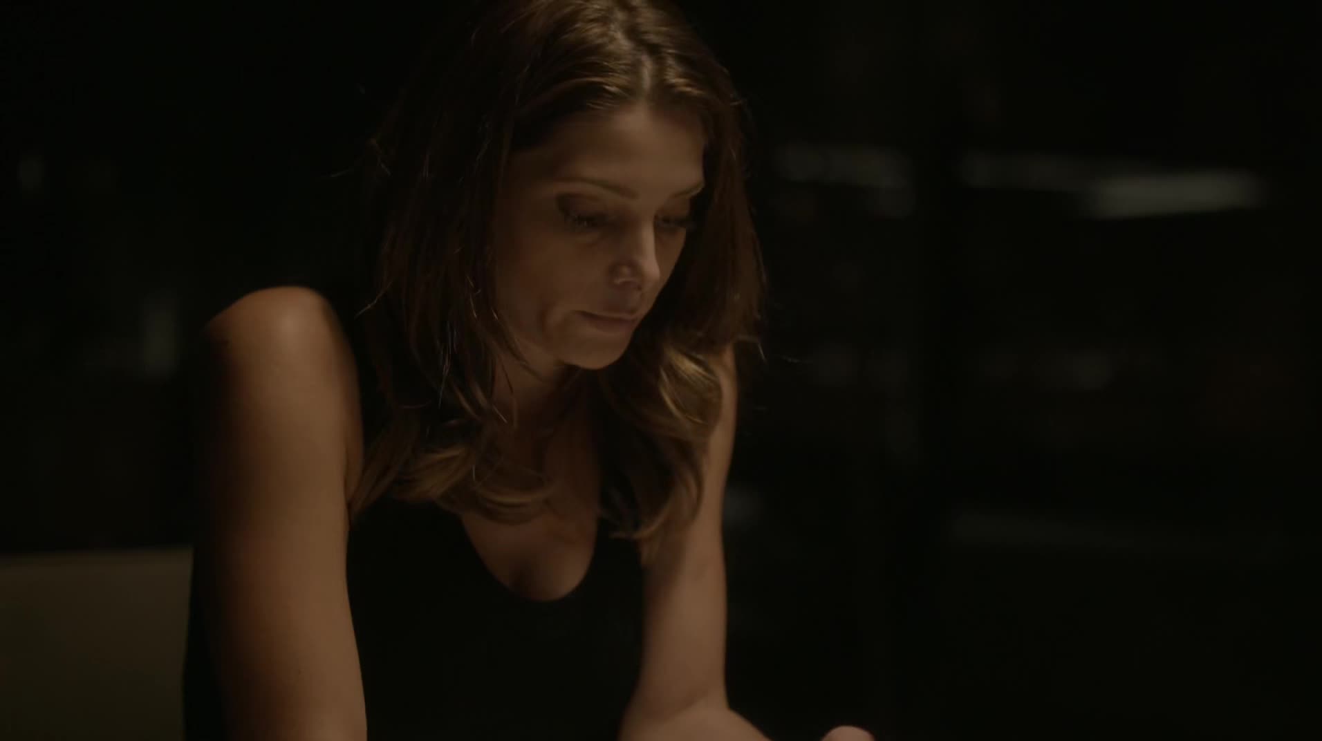 Ashley-Greene-dot-NL_Rouge3x1300037.jpg