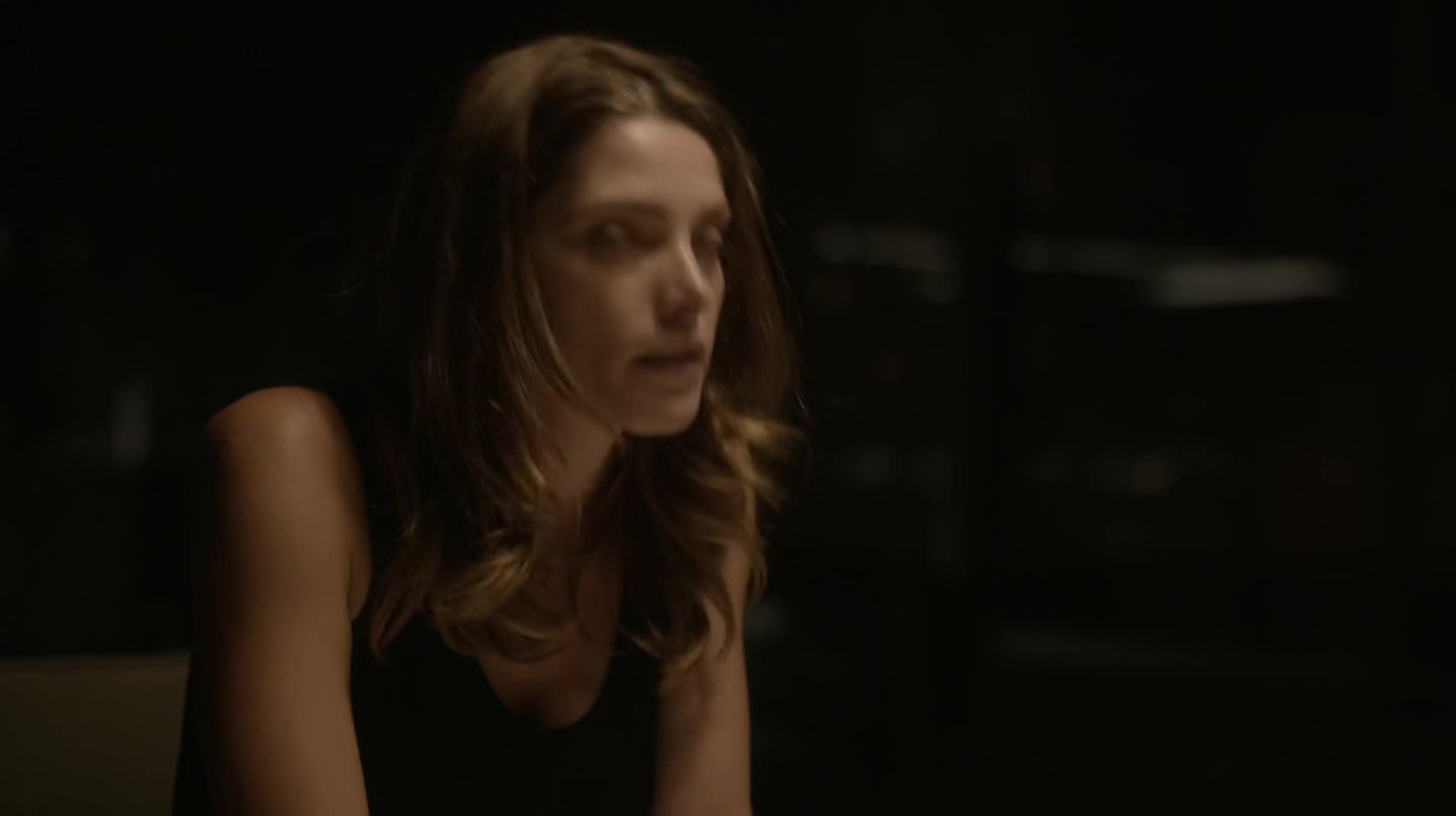 Ashley-Greene-dot-NL_Rouge3x1300043.jpg