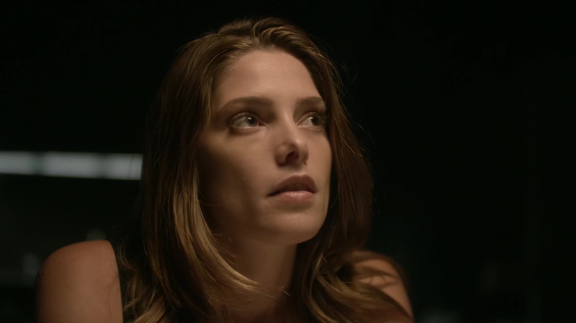 Ashley-Greene-dot-NL_Rouge3x1300047.jpg
