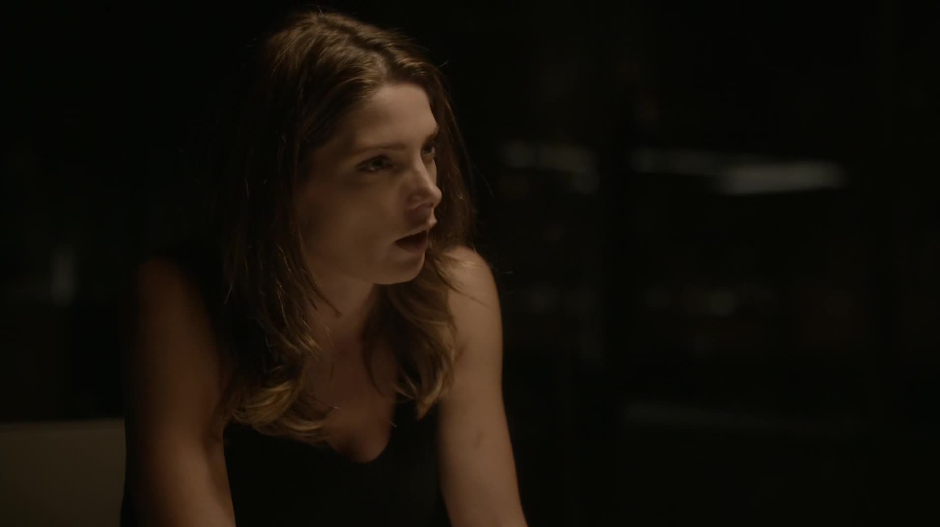 Ashley-Greene-dot-NL_Rouge3x1300071.jpg