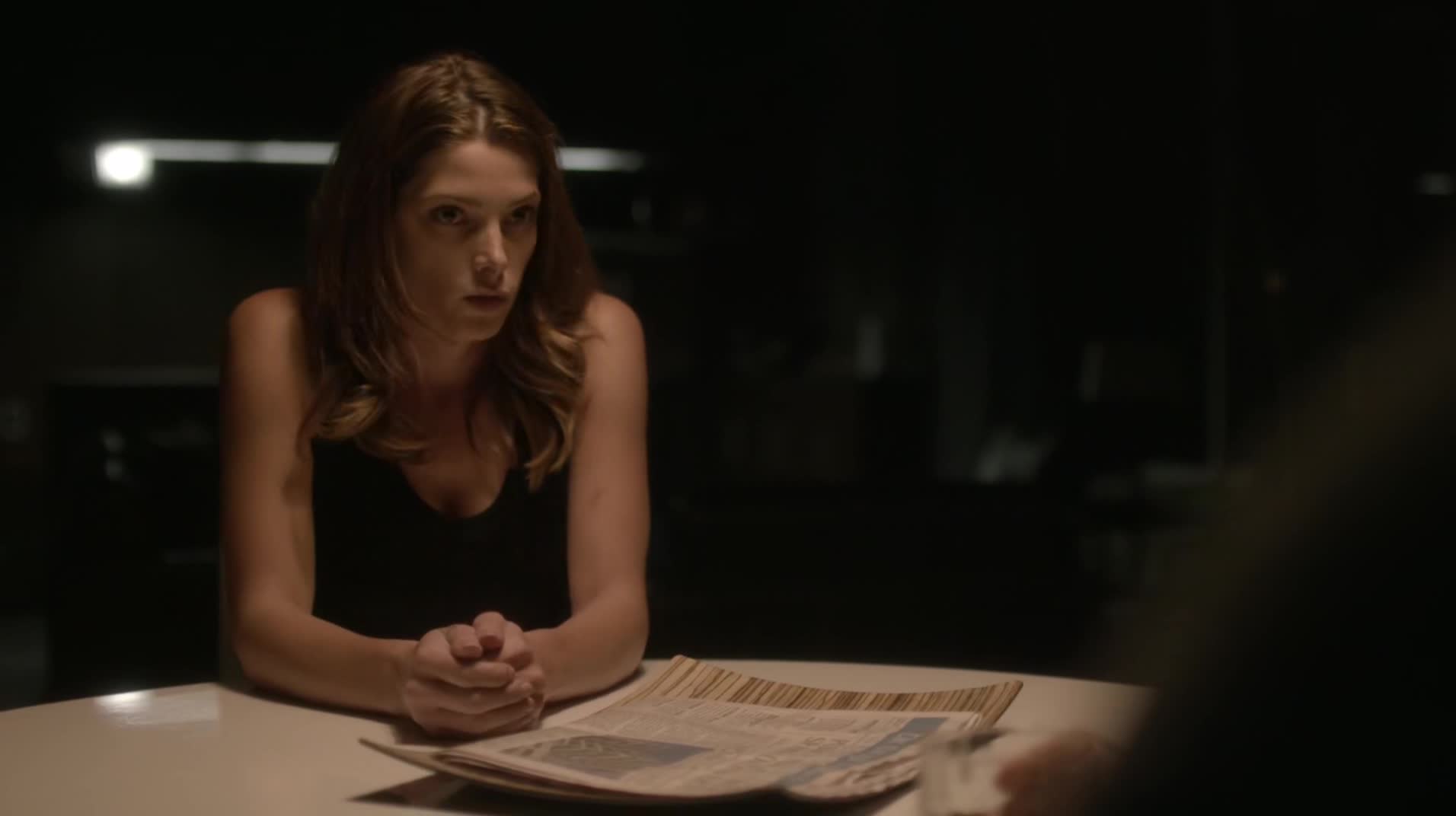Ashley-Greene-dot-NL_Rouge3x1300081.jpg