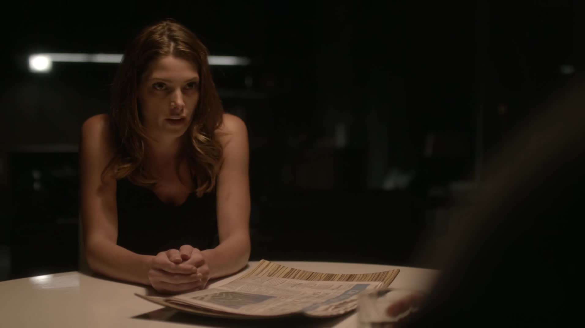 Ashley-Greene-dot-NL_Rouge3x1300087.jpg