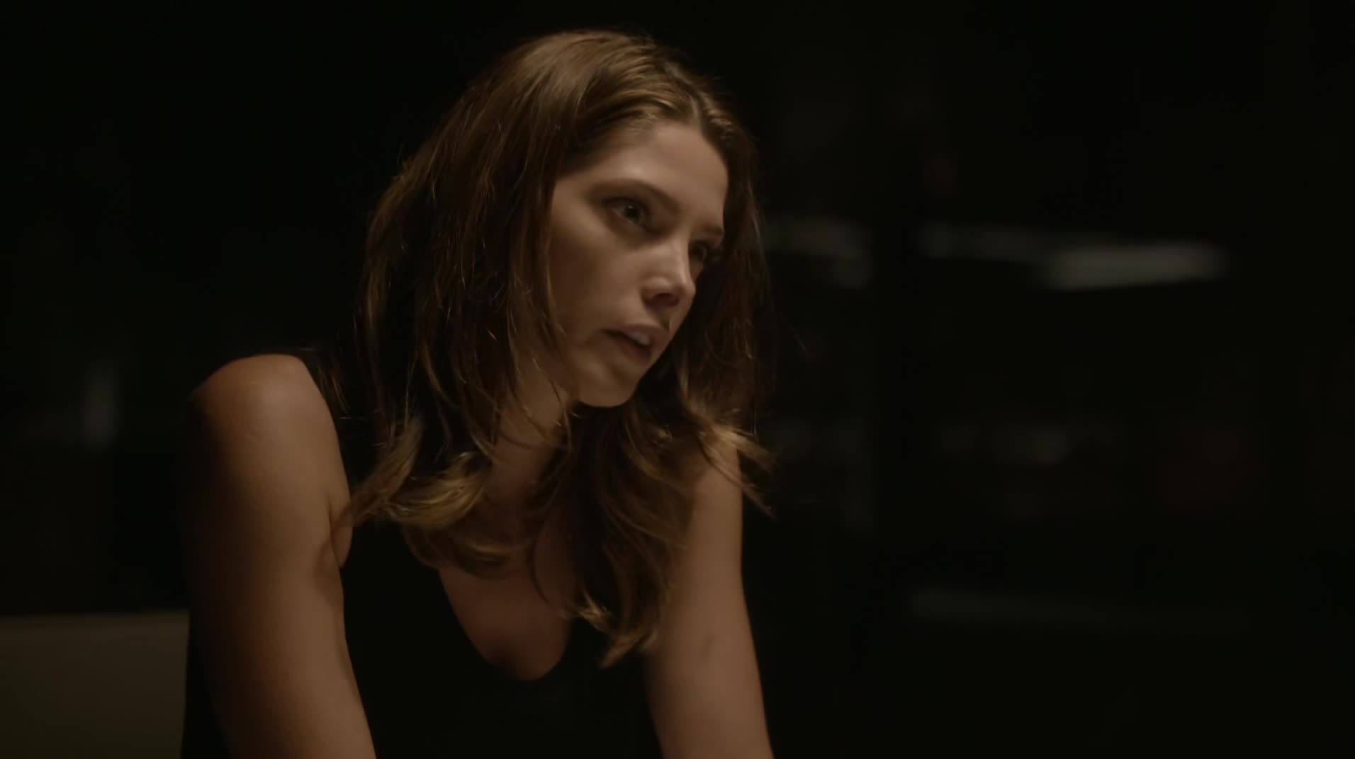 Ashley-Greene-dot-NL_Rouge3x1300090.jpg
