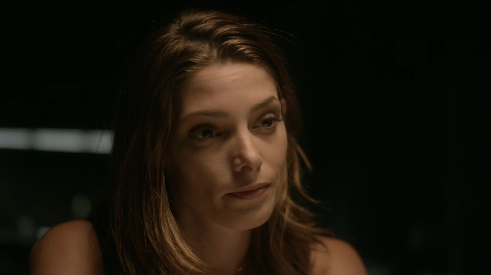 Ashley-Greene-dot-NL_Rouge3x1300091.jpg