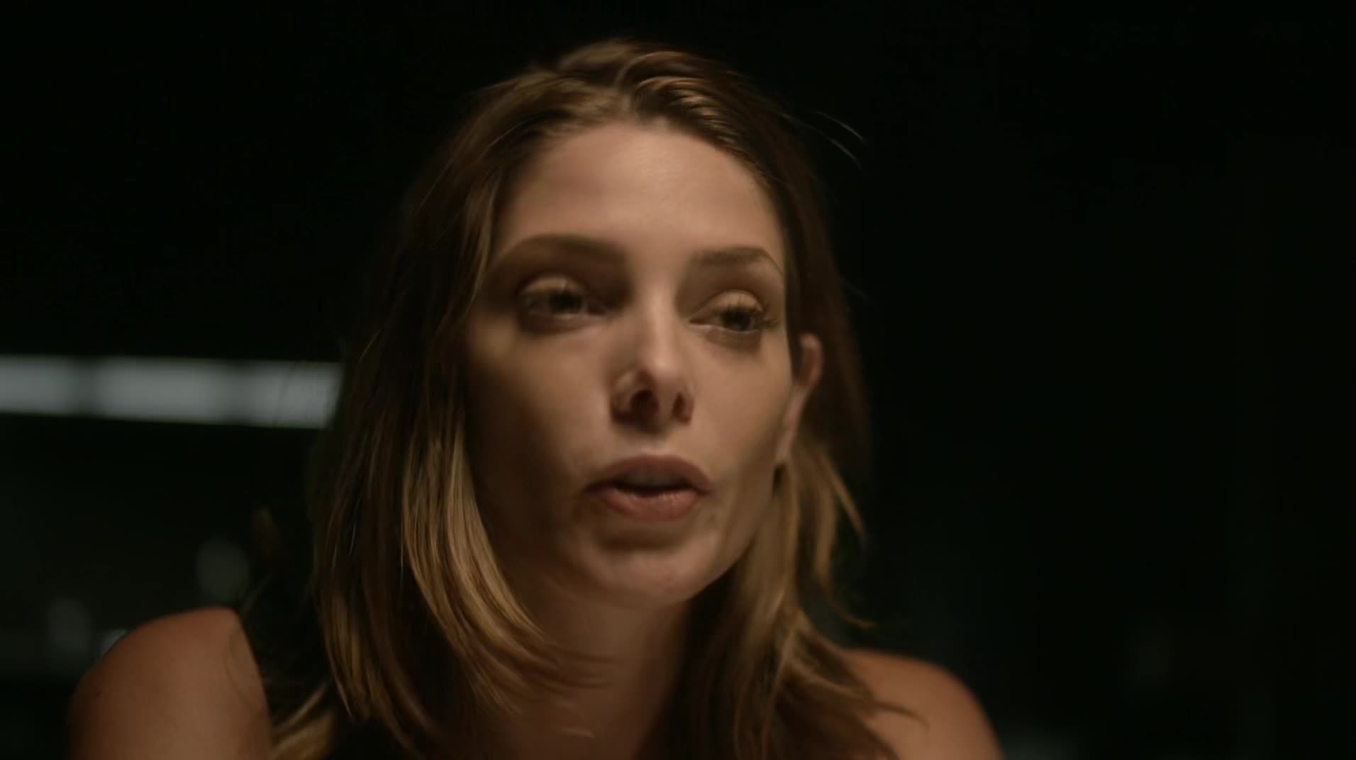 Ashley-Greene-dot-NL_Rouge3x1300092.jpg