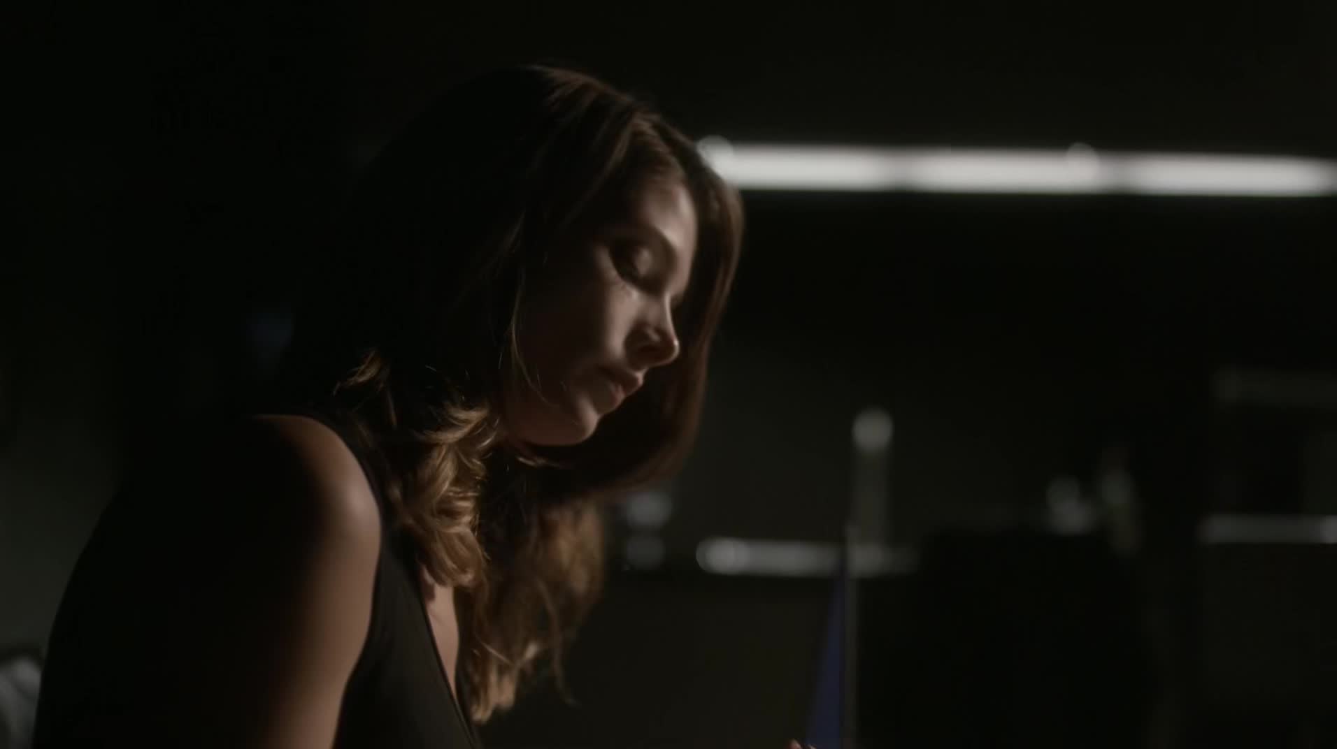Ashley-Greene-dot-NL_Rouge3x1300103.jpg