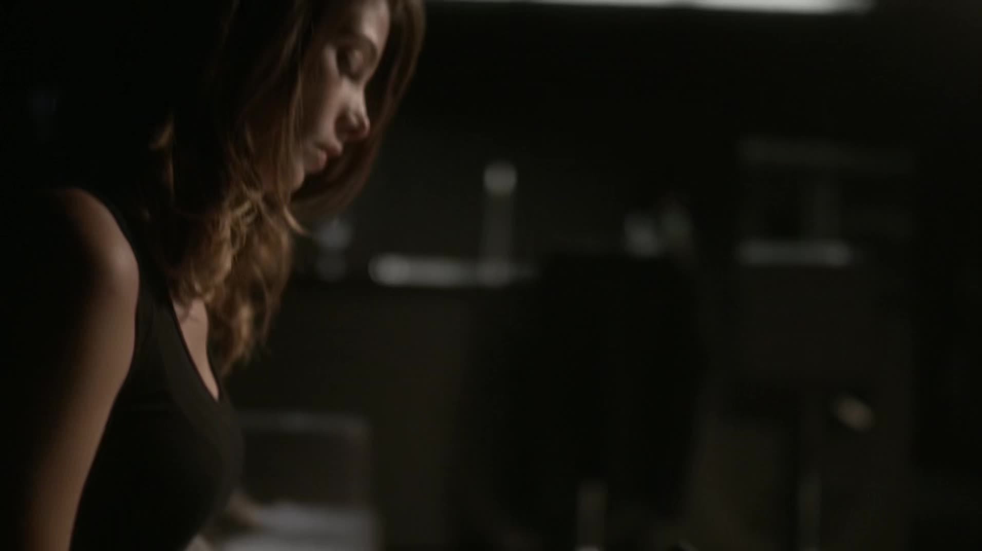 Ashley-Greene-dot-NL_Rouge3x1300115.jpg