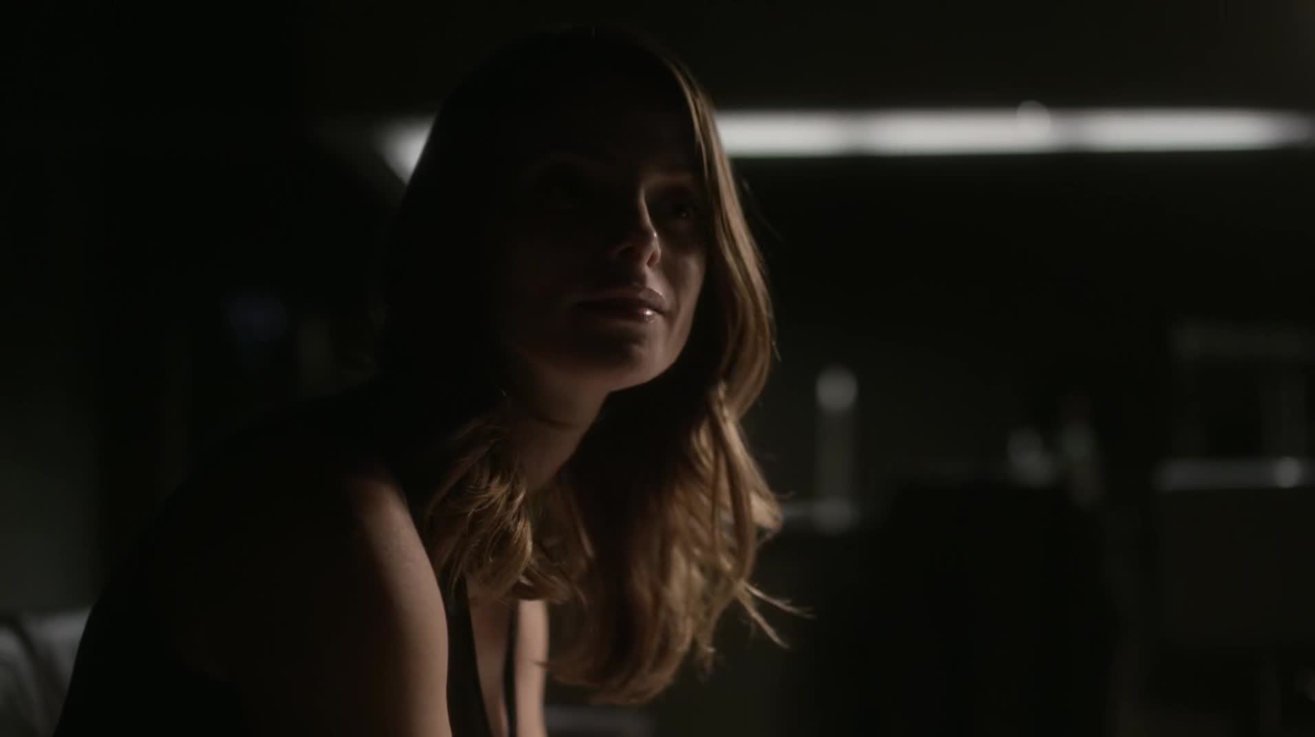 Ashley-Greene-dot-NL_Rouge3x1300140.jpg
