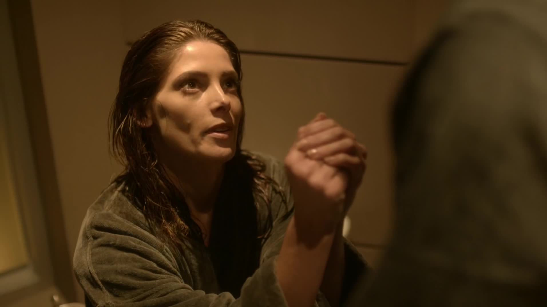 Ashley-Greene-dot-NL_Rouge3x1300170.jpg
